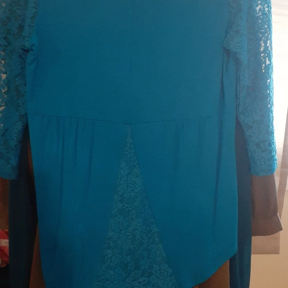 Top - Picture 2 of 4